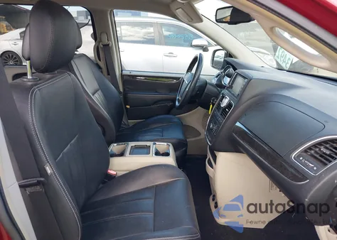 2014 Chrysler Town & Country Touring z USA, uszkodzony, nr VIN 2C4RC1BG0ER454924